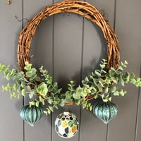Green themed wreath 
