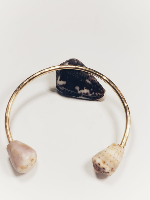 Image of Medium shell cuff 