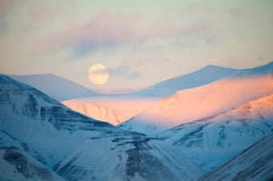 Image of Full Moon, Spitzbergen, Svalbard, Norway (Alu Dibond, kaschiert)