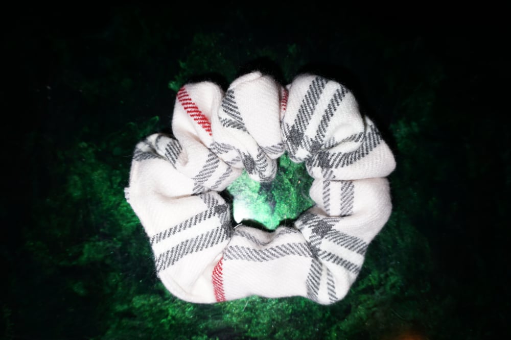 Image of White Plaid Scrunchie 