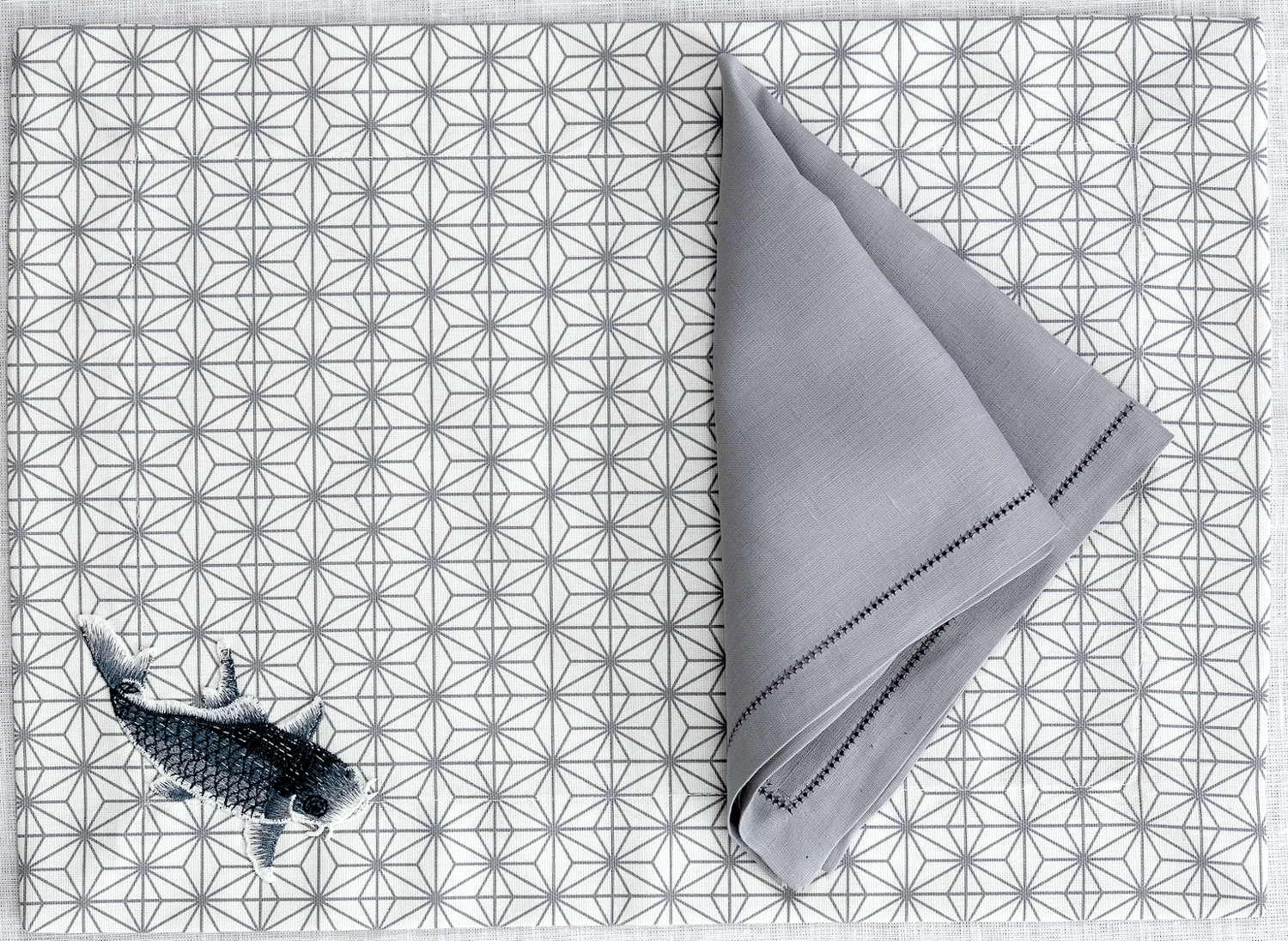 Image of 2 Tovagliette americane Origami con ricamo - 2 Origami placemats with patch