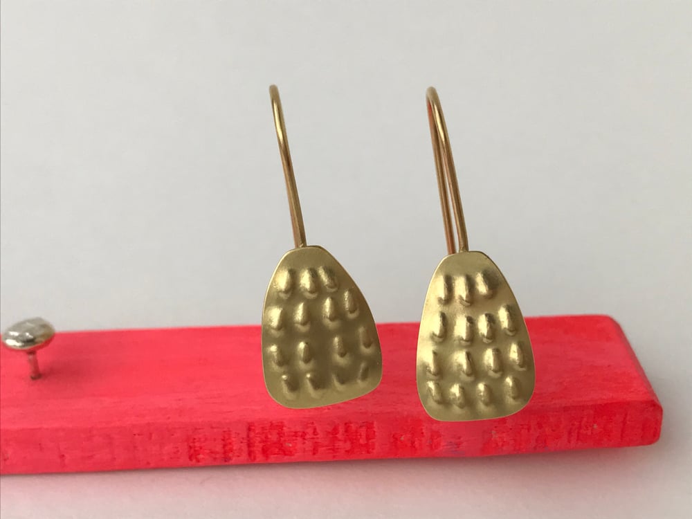 Image of Patterned gold earrings 