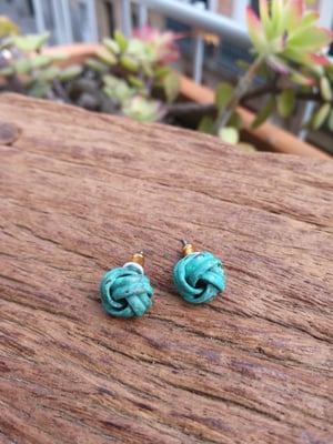 Image of Pendiente nudito