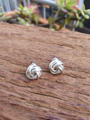 Image of Pendiente nudito