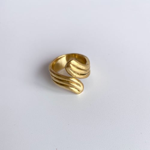 Image of LUINY Wavy ring & Luna Perla ring