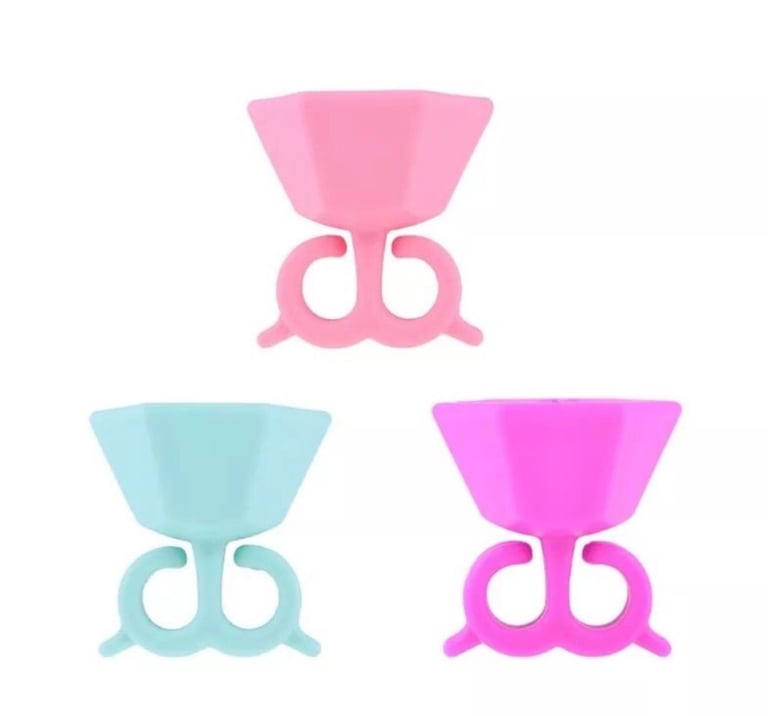 Finger Wearable nail PolIsh holders Image 5