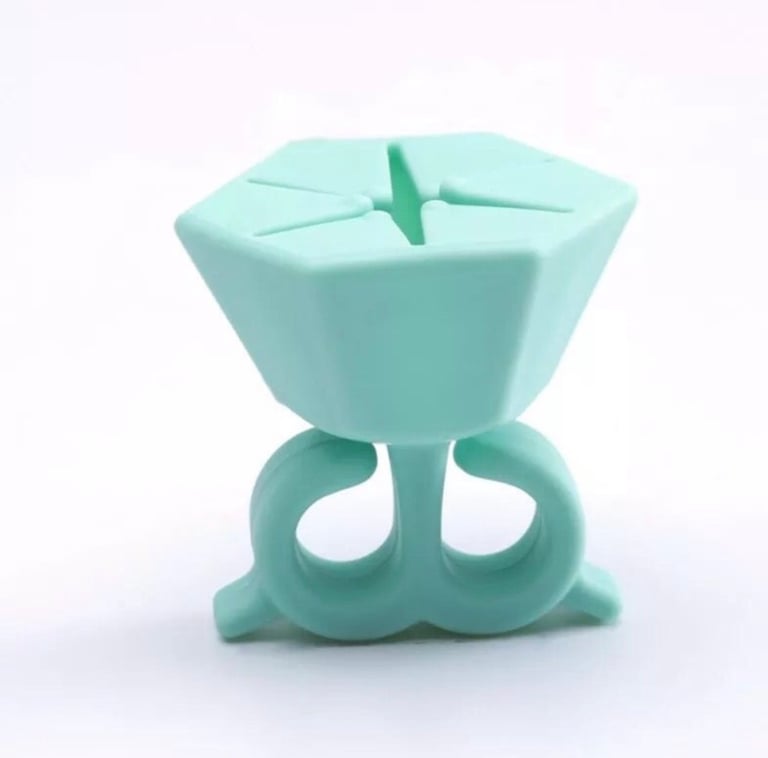 Finger Wearable nail PolIsh holders Image 4