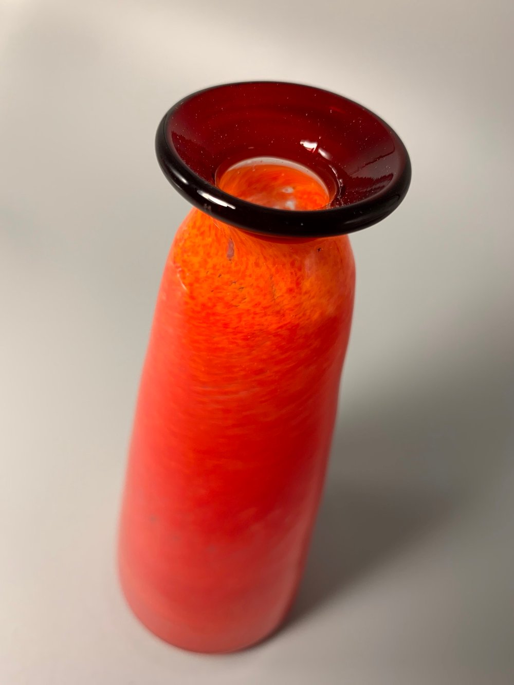 Small vase ( Lava, Cherry )