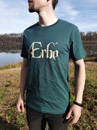 T-Shirt grün, mit ÆRBE-Schriftzug