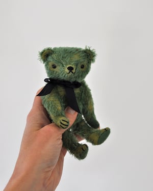 Image of old worn bear -Frankie-