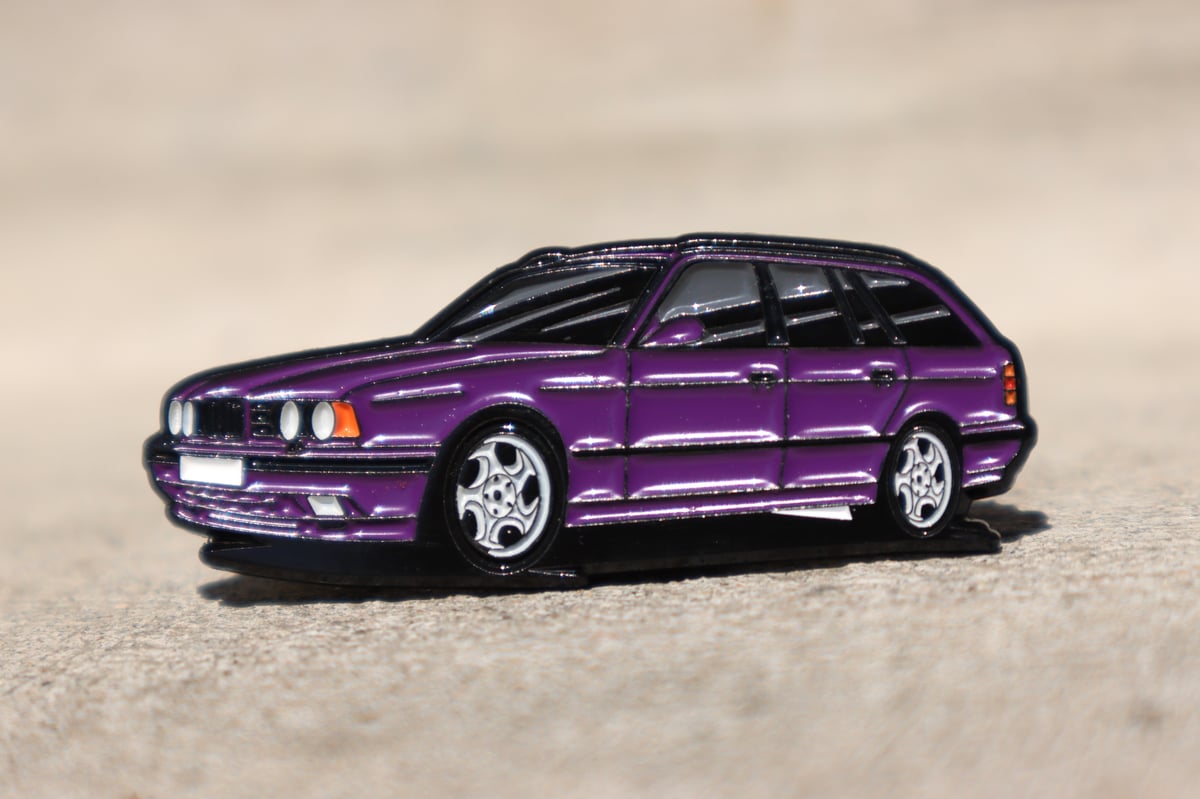 You Should Buy This Purple E34 BMW M5 Touring So We Don't Have To