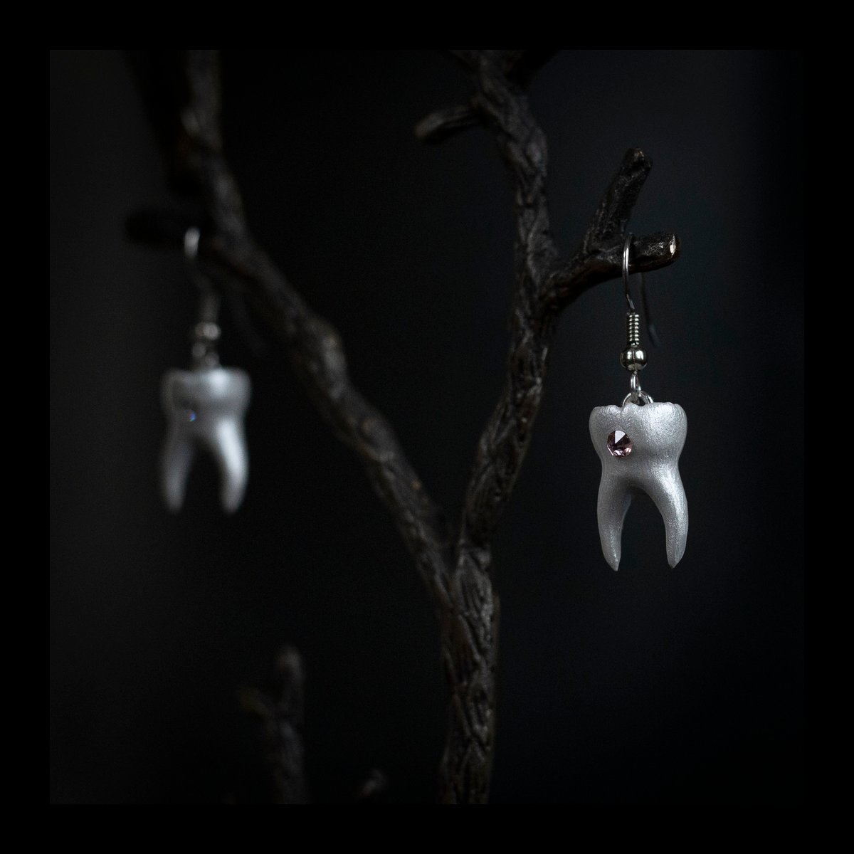 PRE-ORDER: Swarovski Tooth Gem 2-Root Molar Earrings in Pearl