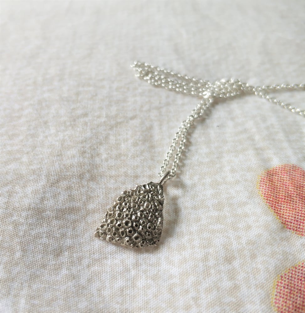 Image of Floral Fragment Necklace