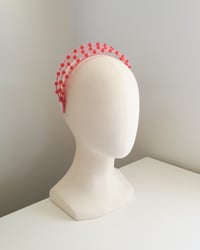 Image 2 of TRIPLE STRAND BEAD AND MESH CROWN : PINK / RED