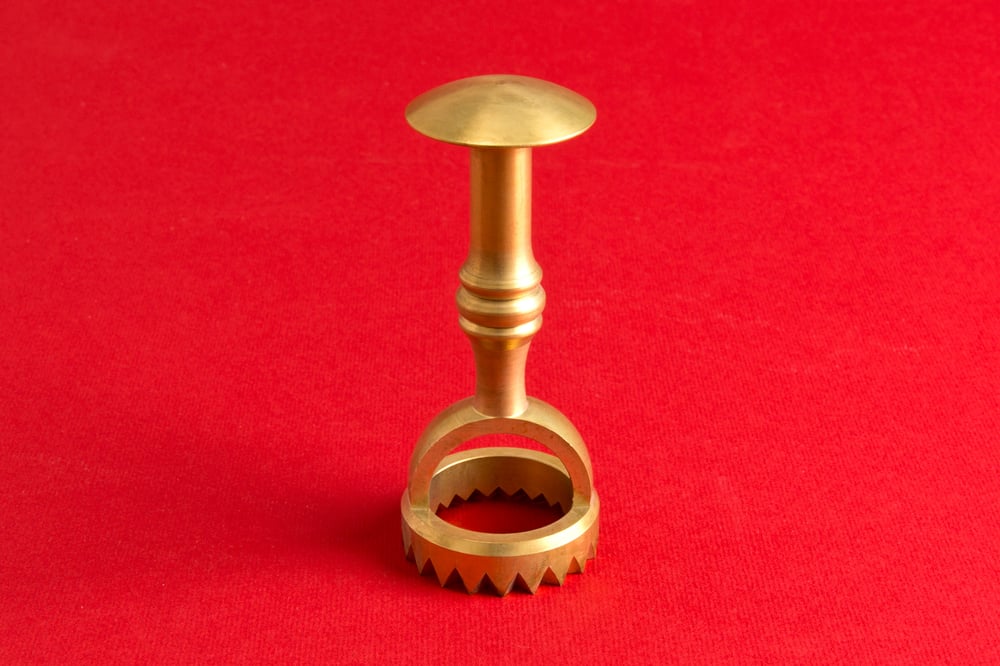 Image of STAMPO PER CAPPELLETTI IN OTTONE / BRASS CAPPELLETTI STAMP