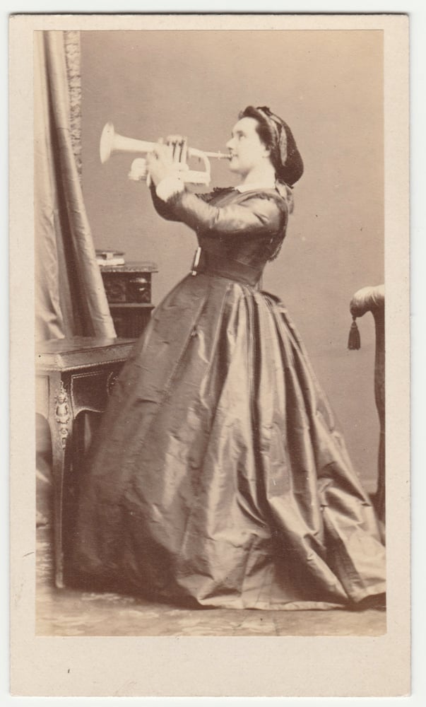Image of Disdéri: Emilie Lacroix, playing trumpet, ca. 1865