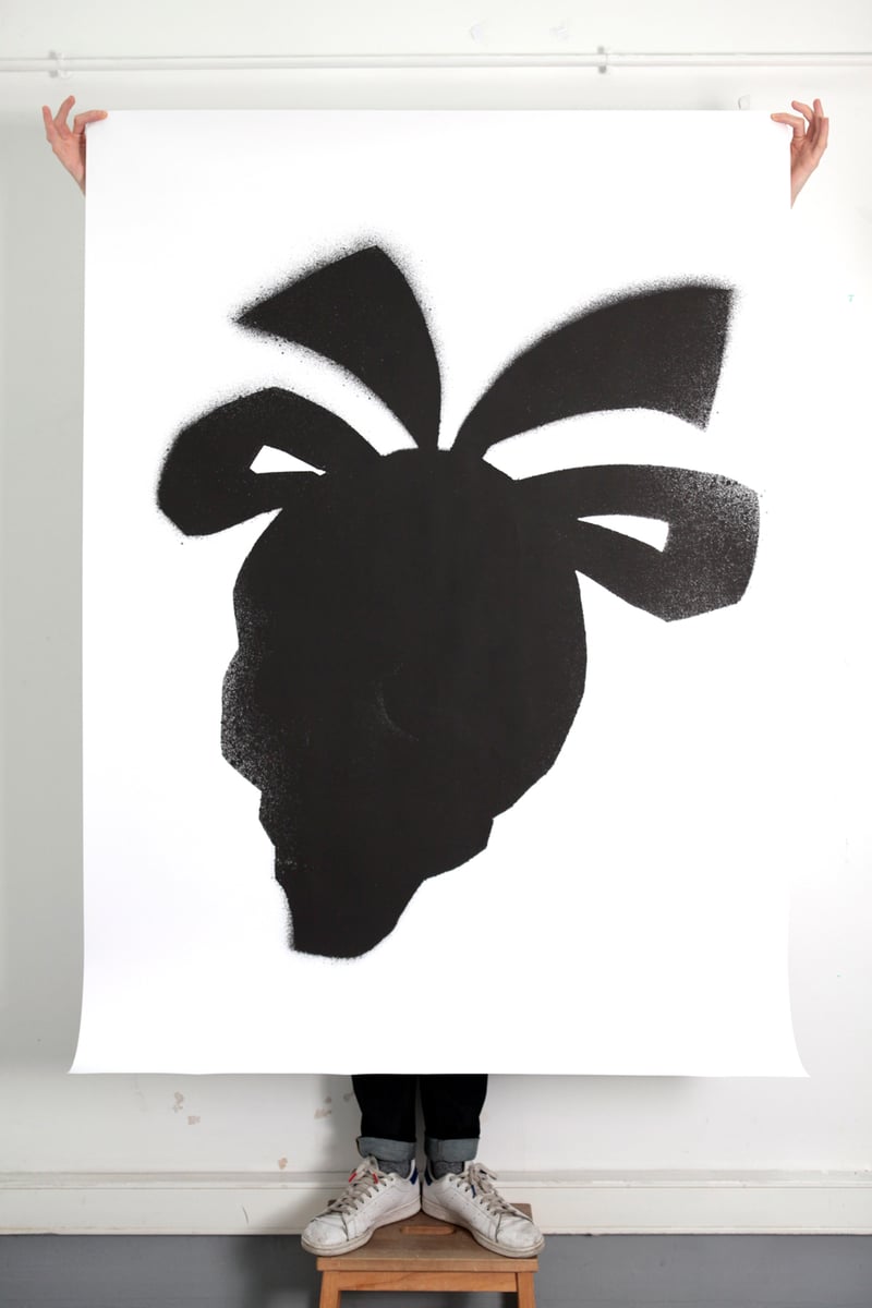 Black stencil poster 1 studio écouter pour voir