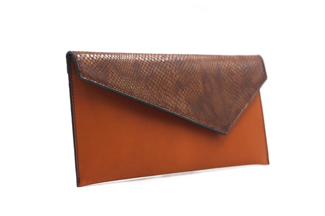 Camel croco effect Envelope clutch