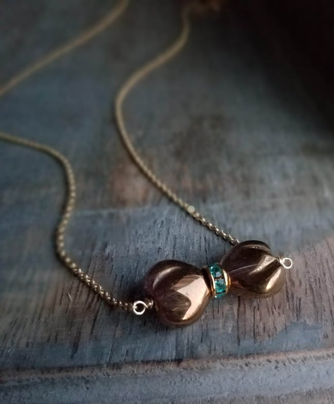 Tiny Bow Necklace (Bronze)
