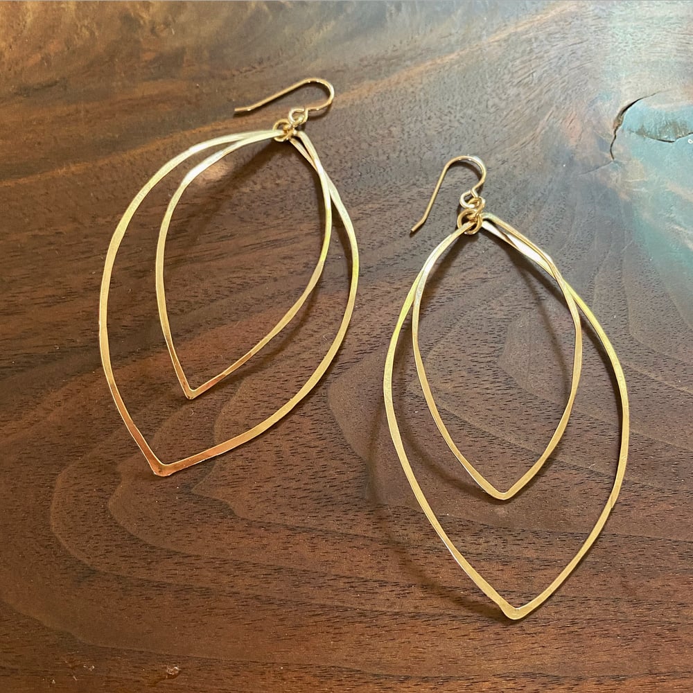 Image of Gold petals earrings 