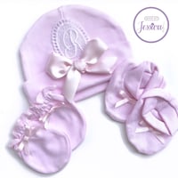 Image 2 of Newborn hat mitten bib & bootie set