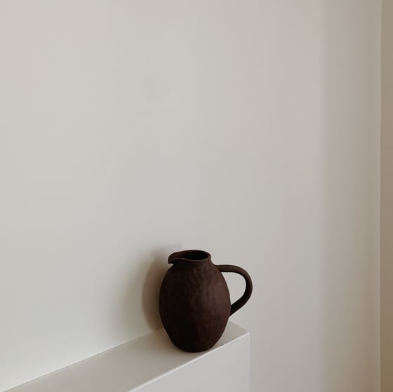 Image of Black jug (sample)