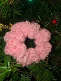 Fluffy crochet scrunchie