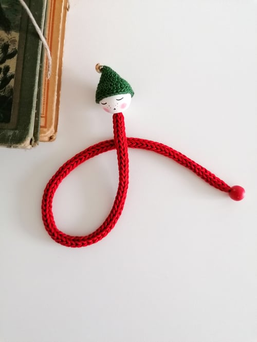 Image of Elf bookmark_red with green hat