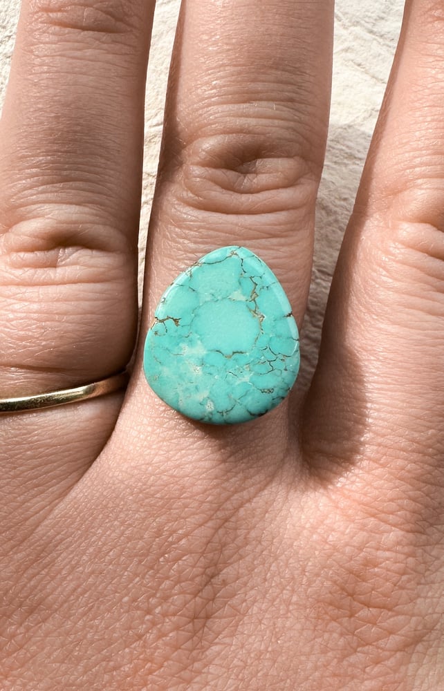 Image of Pin Ocean Turquoise 