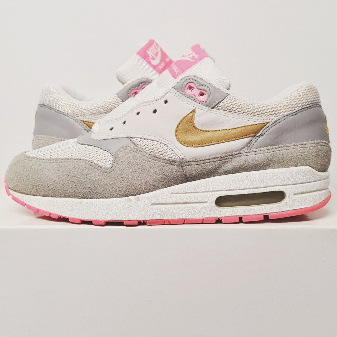 pink and beige air max
