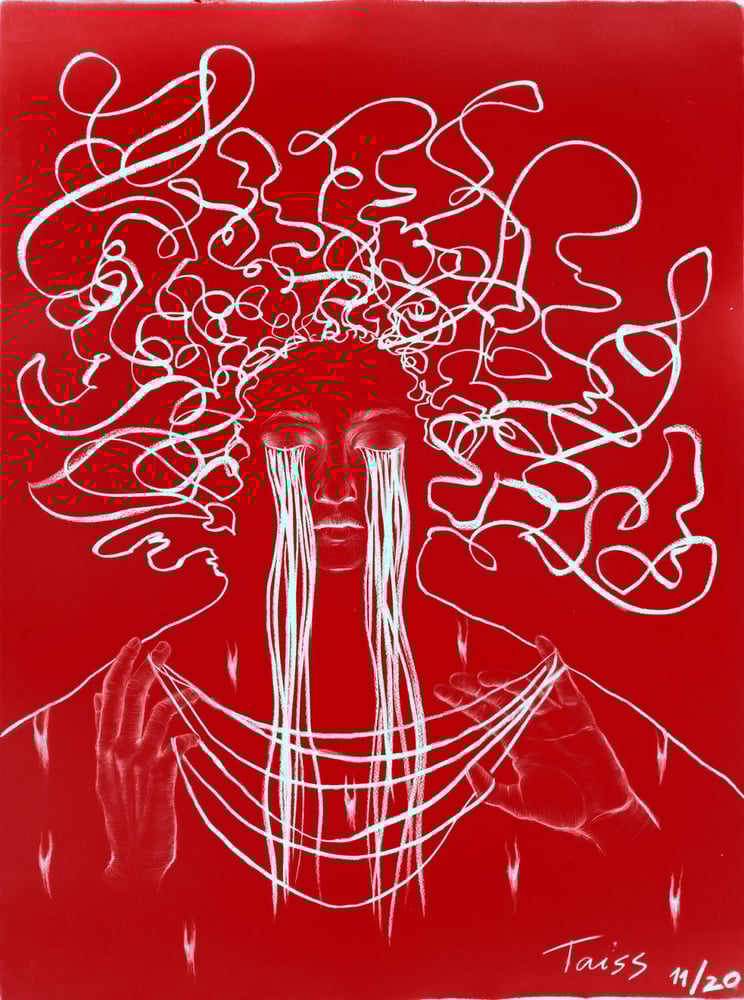 Image of WATCHING QUEEN red