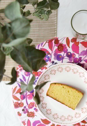 Image of 2 manteles Frutos del Bosque redondos. Últimas unidades