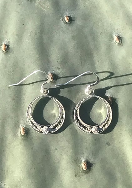 Image of Silver Filigree Hoop Earrings 