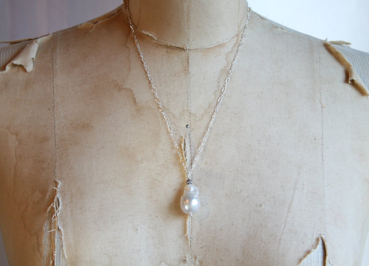 Baroque Pearl Pendant Necklace