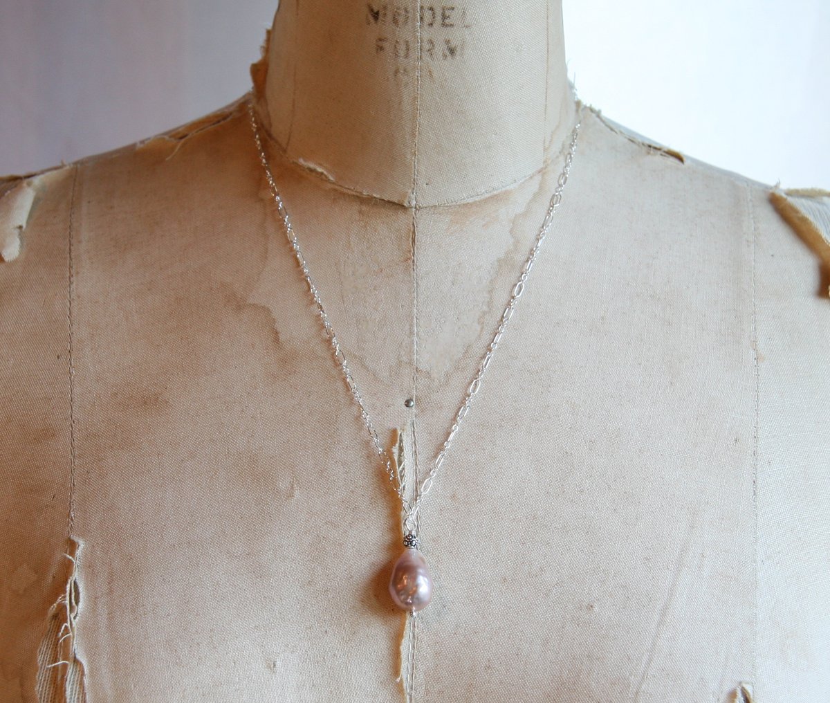 Baroque Pearl Pendant Necklace