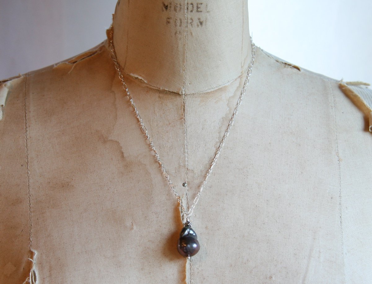 Baroque Pearl Pendant Necklace