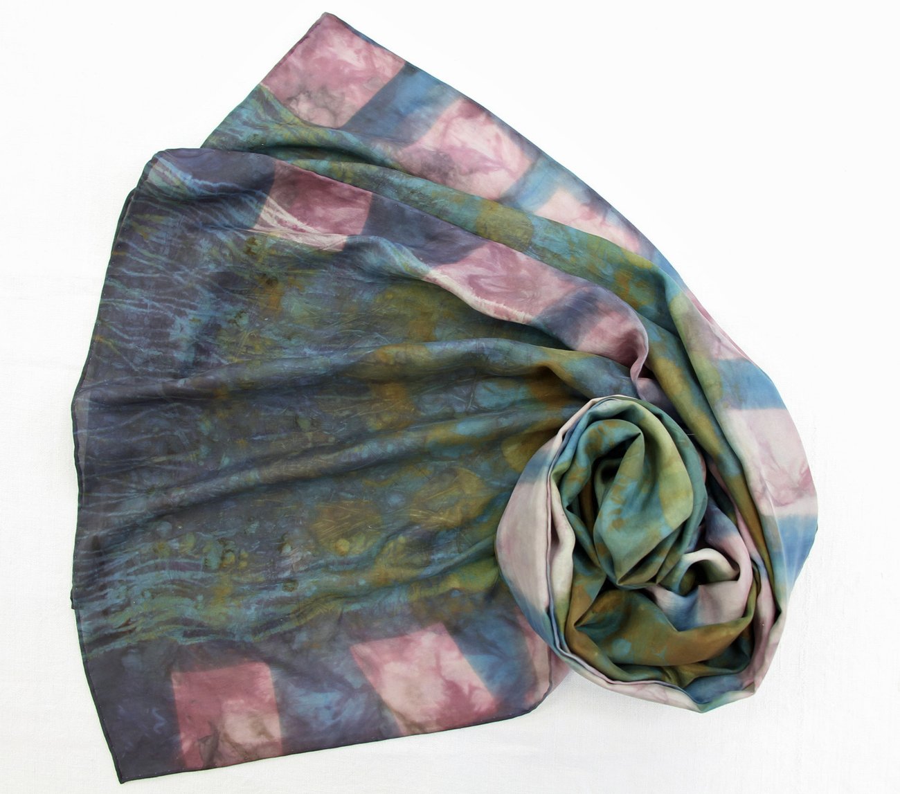 Aurora Borealis - Ecoprint and botanical dyed silk scarf | morgenbardati