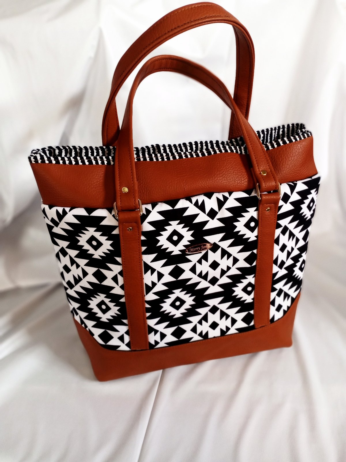 The Cici Tote popular Bag/ Shoulder bag.