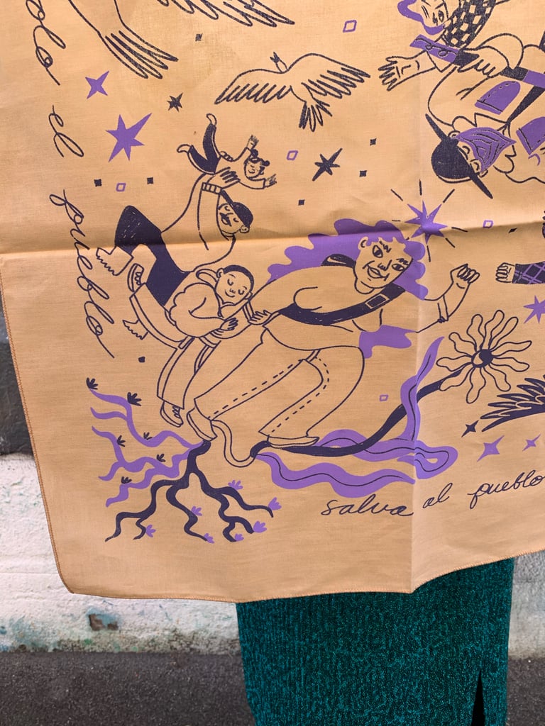 Ashley Lukashevksy "Solo el pueblo salva al pueblo" Bandana Image 3