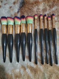 Beauty By Eve Island Brushes 