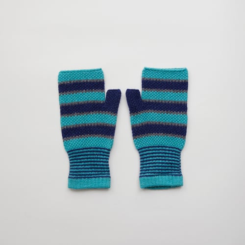 Image of Tuck Stitch Open Mittens 