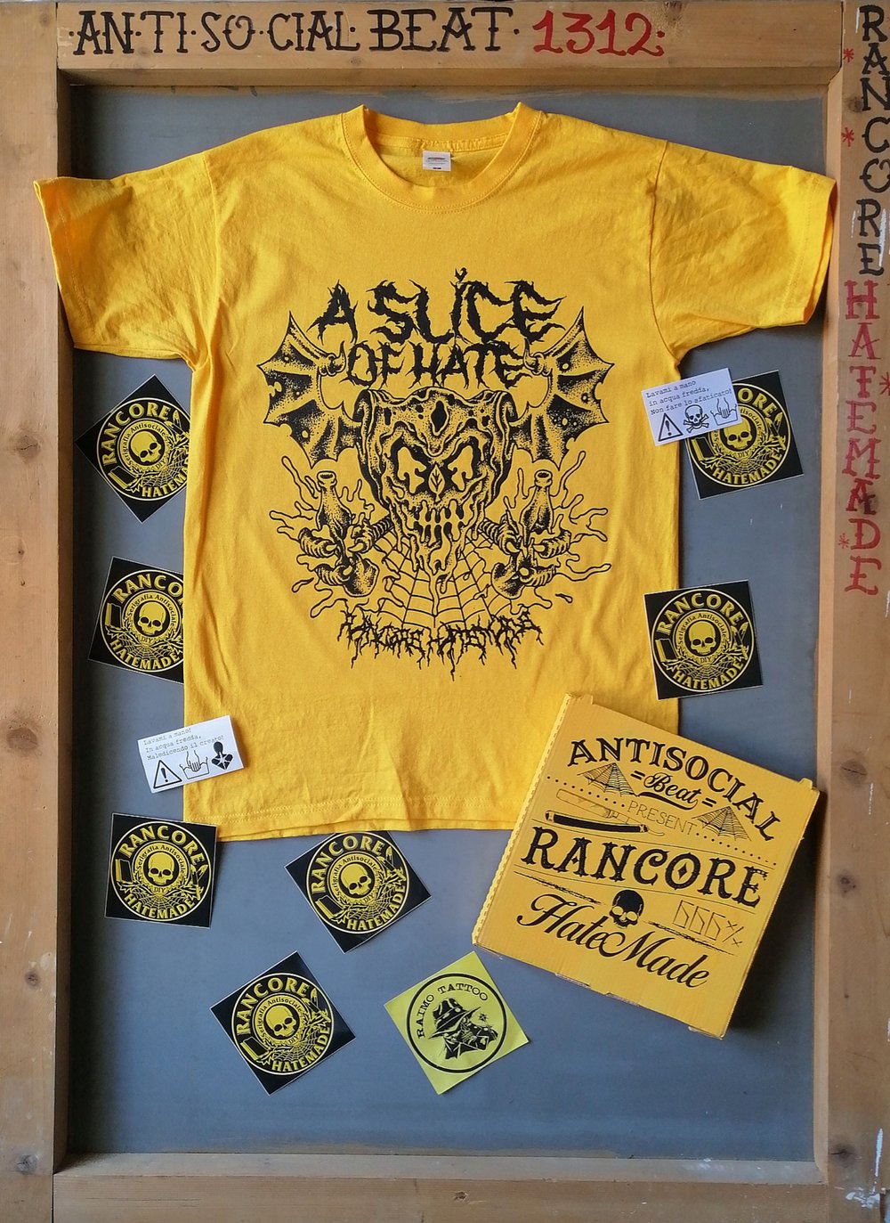 A Slice of Pizza HATE T-shirt GIALLA