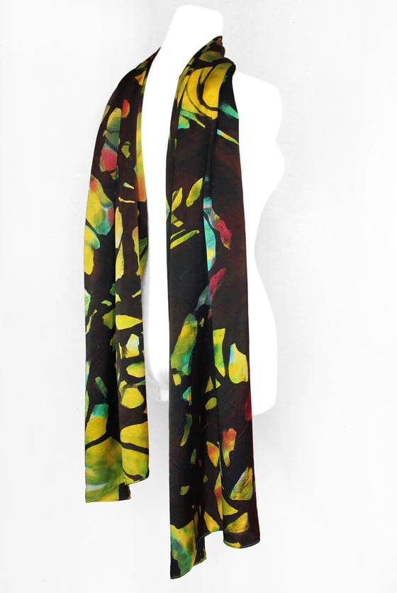Image of GREEN AND BLACK SILK SCARF