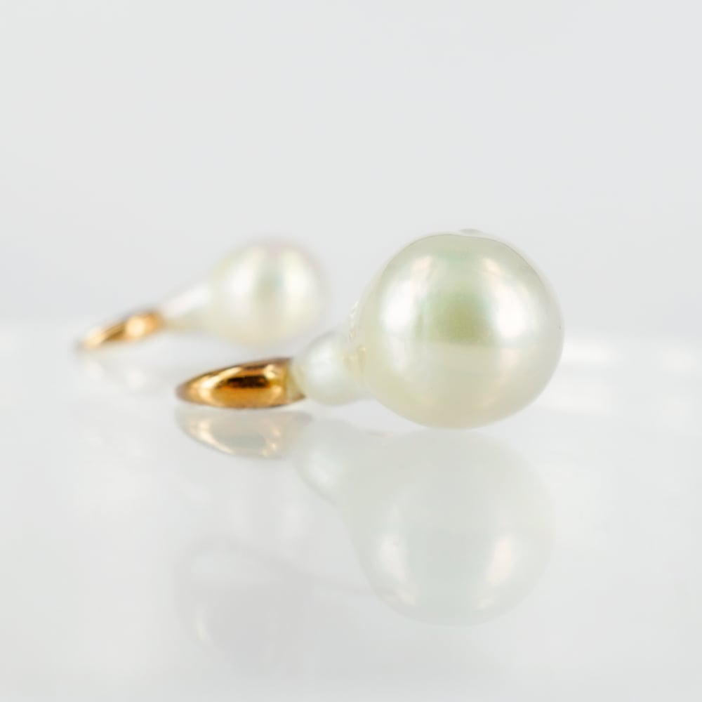 Image of Large natural freshwater baroque drop pearl, 9ct rose gold earrings. CP1103