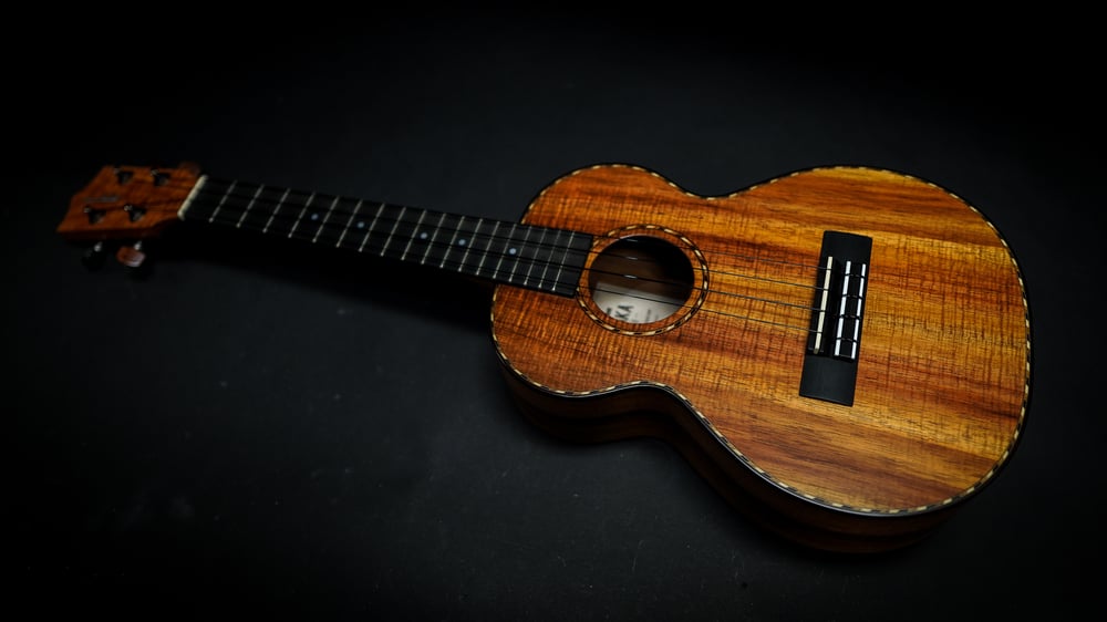 Ukulele Lab — Kamaka HF3D Satin Deluxe Tenor 192414