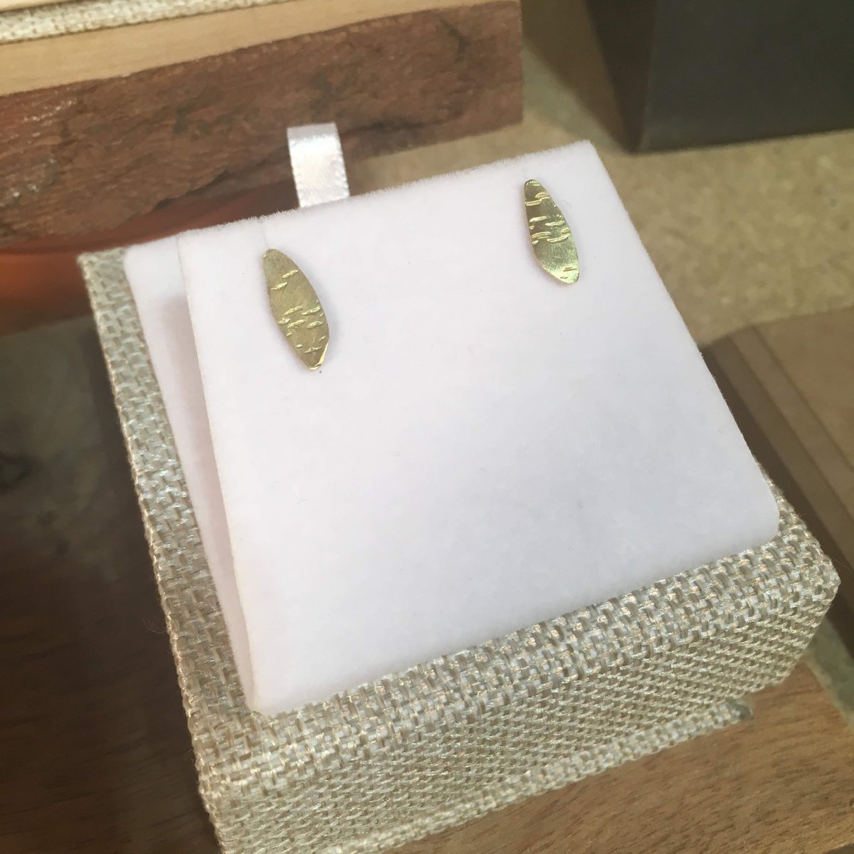 18k gold birch texture stud earrings