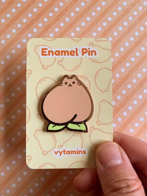 Peach Cat Enamel Pin