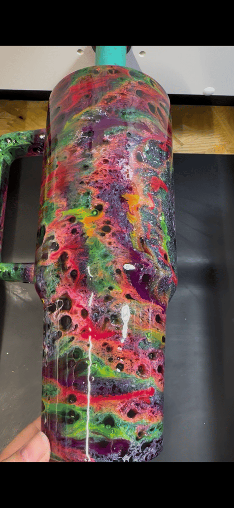 Image of 40oz tie dye? spray
