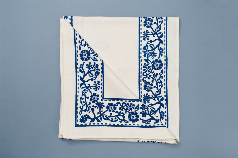 Image of TOVAGLIA A FIORI BLU STAMPATA A MANO / HAND PRINTED BLUE FLOWER TABLE CLOTH