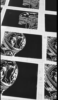 Image 3 of Alien Duo Lino print 